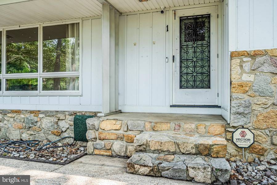 1 PECAN LN, Browns Mills, NJ 08015