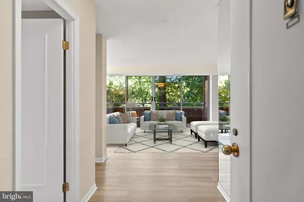 North Bethesda, MD 20852,5802 NICHOLSON LN #302