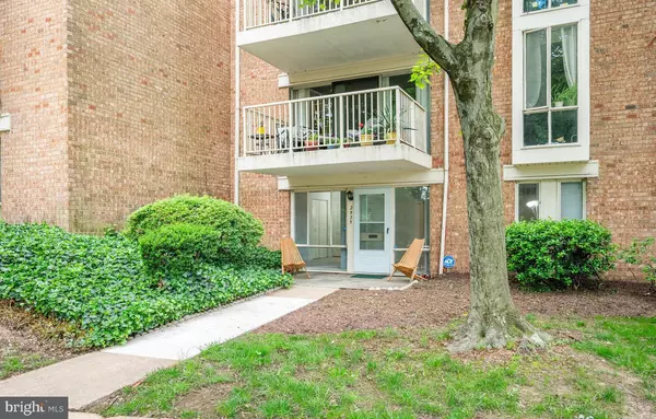 2525 HUNTINGTON AVE #18, Alexandria, VA 22303