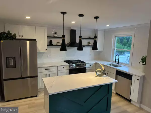 Philadelphia, PA 19154,4374 DEERPATH LN