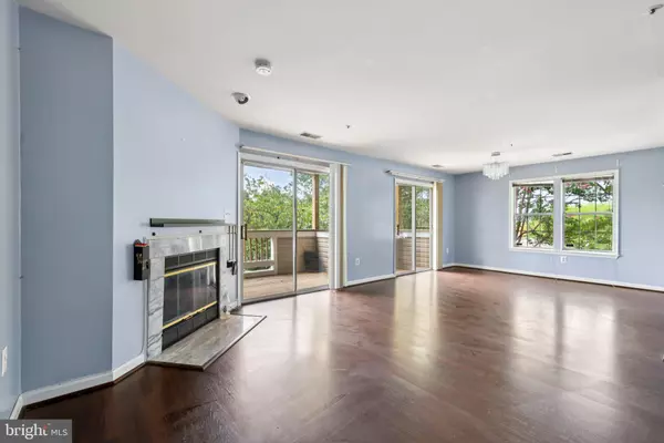 Laurel, MD 20707,7907 CROWS NEST CT #22