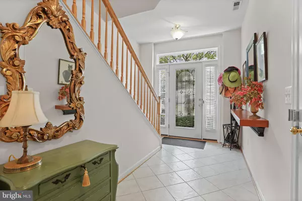 Colonial Beach, VA 22443,12 BAY VIEW LN