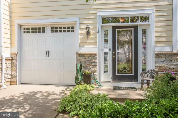 Colonial Beach, VA 22443,12 BAY VIEW LN