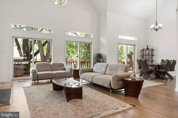 Falls Church, VA 22042,3405 SILVER MAPLE PL