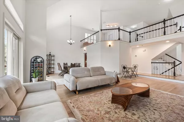 Falls Church, VA 22042,3405 SILVER MAPLE PL