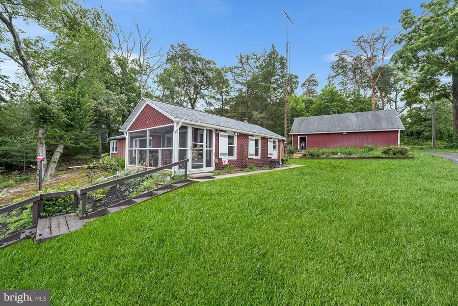 6 SPRUCE LN, Bridgeton, NJ 08302