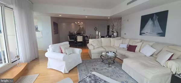Philadelphia, PA 19147,717 S COLUMBUS BLVD #1502