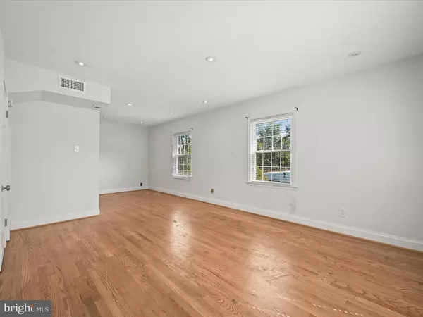 Silver Spring, MD 20910,1776 EAST-WEST HWY #1776