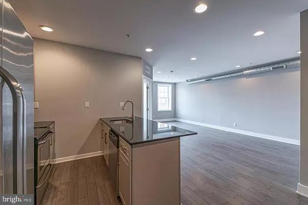 Philadelphia, PA 19106,135 N 3RD ST #UNIT 3D