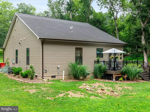 Harpers Ferry, WV 25425,102 DAWN LN