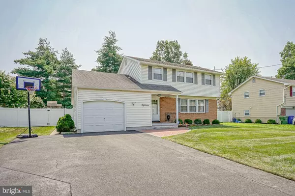 Cherry Hill, NJ 08003,18 WHEELWRIGHT LN