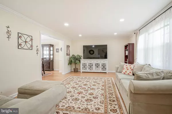 Cherry Hill, NJ 08003,18 WHEELWRIGHT LN