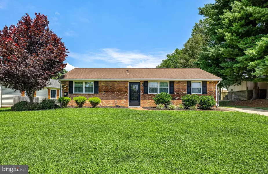 3 TOPAZ DR, Newark, DE 19702
