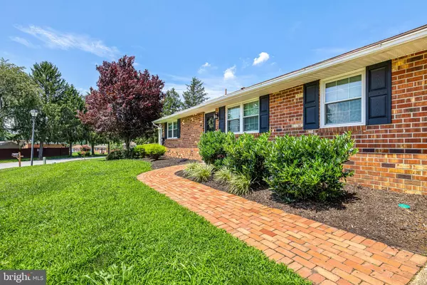 Newark, DE 19702,3 TOPAZ DR