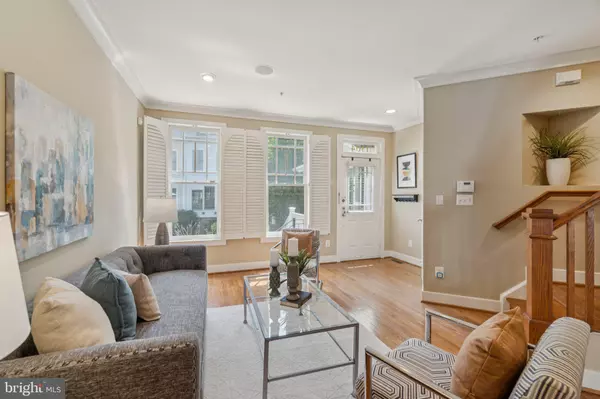 Arlington, VA 22201,1304 N DANVILLE ST