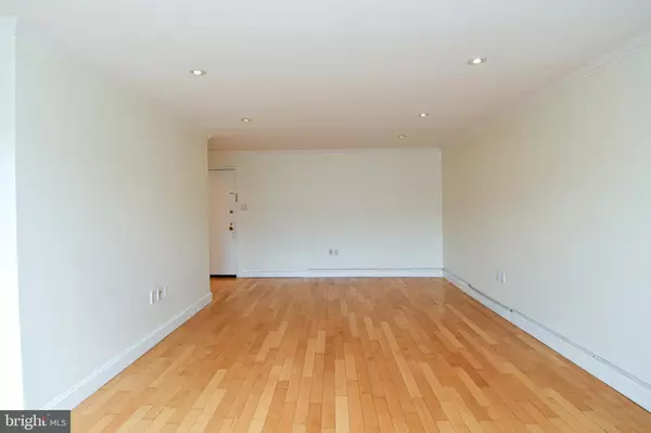 Washington, DC 20008,2501 CALVERT ST NW #605