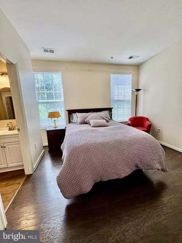Fairfax, VA 22030,11501 CARDONESS LN #101