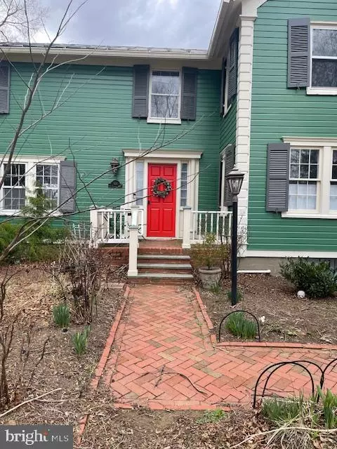 Hamilton, VA 20158,100 E COLONIAL HWY