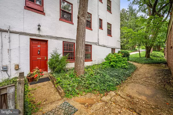 Baltimore, MD 21210,230 STONY RUN LN #5H