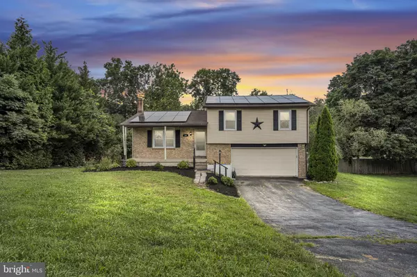 205 BERRY DR, Harrisburg, PA 17112