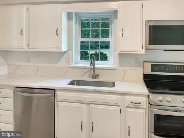 Dumfries, VA 22026,4160 NICHOLS CT