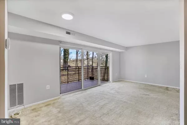 Falls Church, VA 22046,7376 LEE HIGHWAY #204