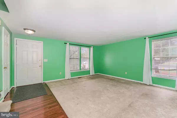 Dumfries, VA 22026,16984 MONMOUTH CT