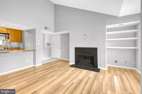 Fairfax, VA 22033,12151 PENDERVIEW LN #2035