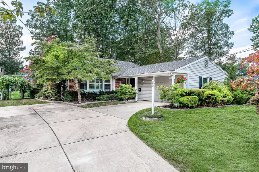 516 WHITMAN DR, Turnersville, NJ 08012