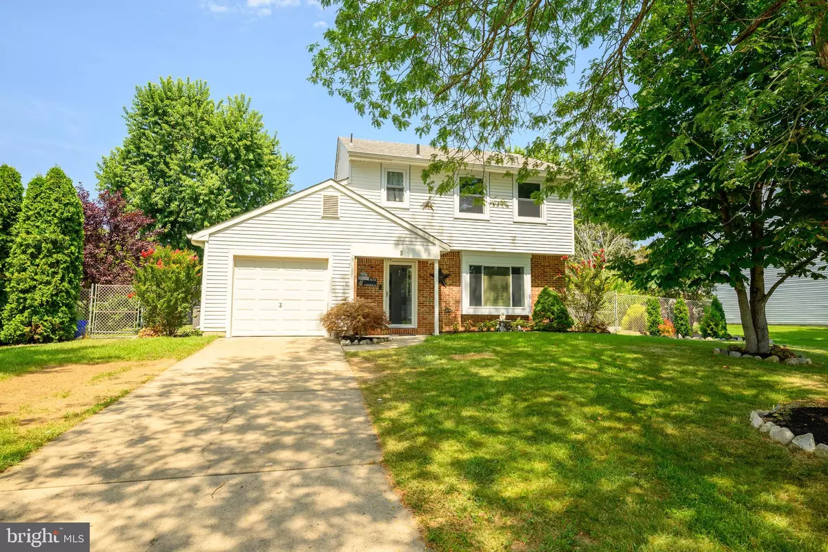 Eastampton, NJ 08060,5 CYPRESS