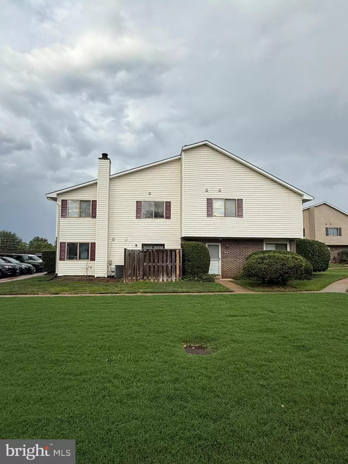 Manassas, VA 20110,9013 SANDALWOOD DR #D