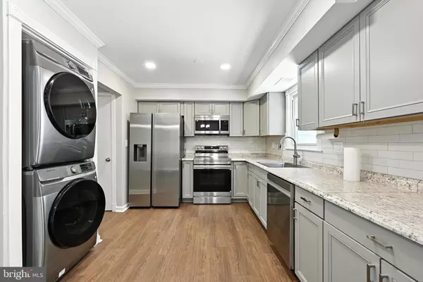 Sterling, VA 20164,907 WINDSOR CT