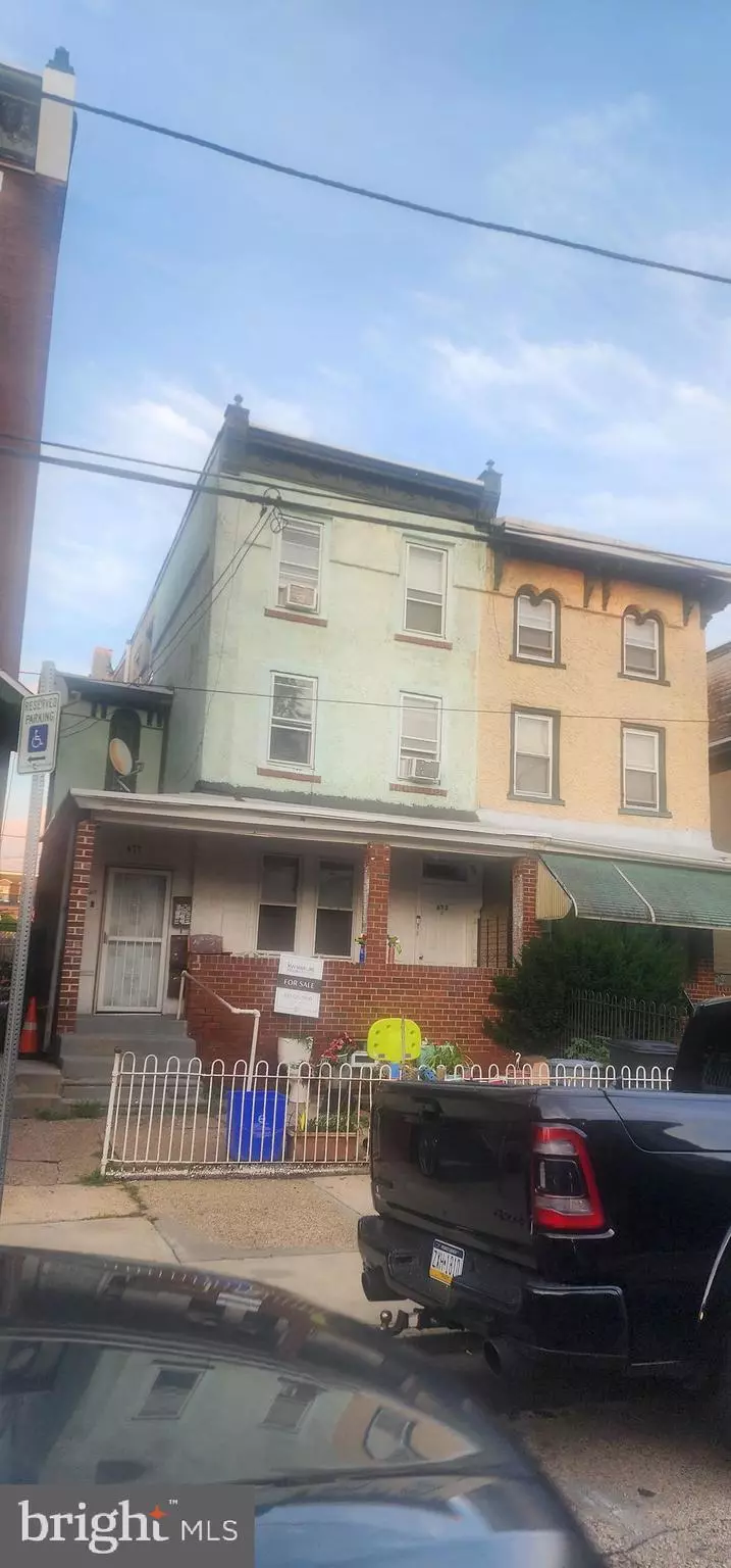 Philadelphia, PA 19104,877 N HOLLY ST