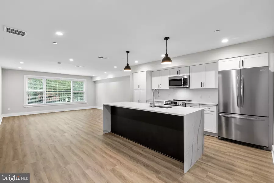 2144 LOMBARD ST, Philadelphia, PA 19146