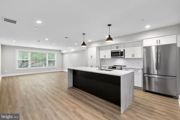 2144 LOMBARD ST, Philadelphia, PA 19146