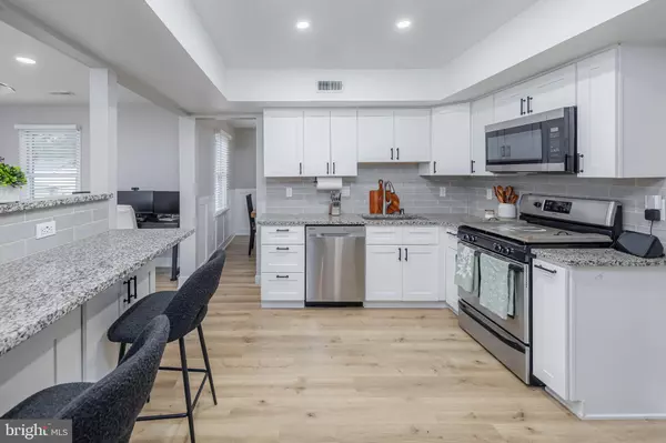 Swedesboro, NJ 08085,128 ROBINS RUN W