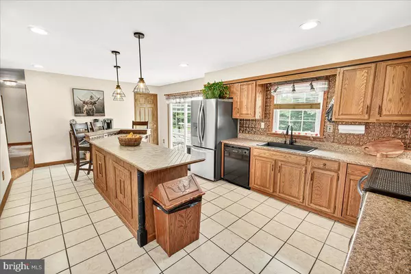 Hancock, MD 21750,14846 WHITE OAK RDG