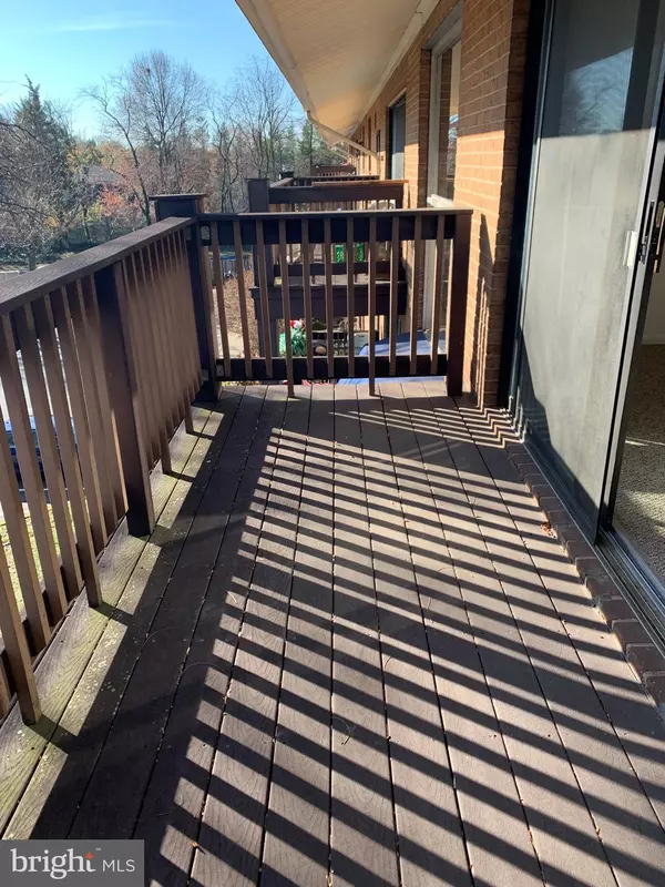 Falls Church, VA 22043,7602 SAVANNAH ST #304