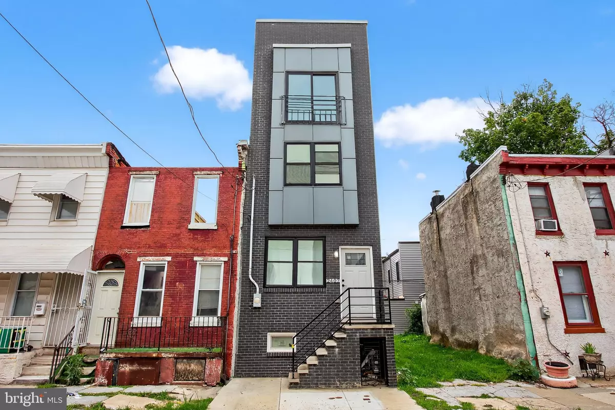 Philadelphia, PA 19121,2407 W SEYBERT ST