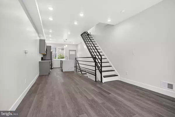 Philadelphia, PA 19121,2407 W SEYBERT ST