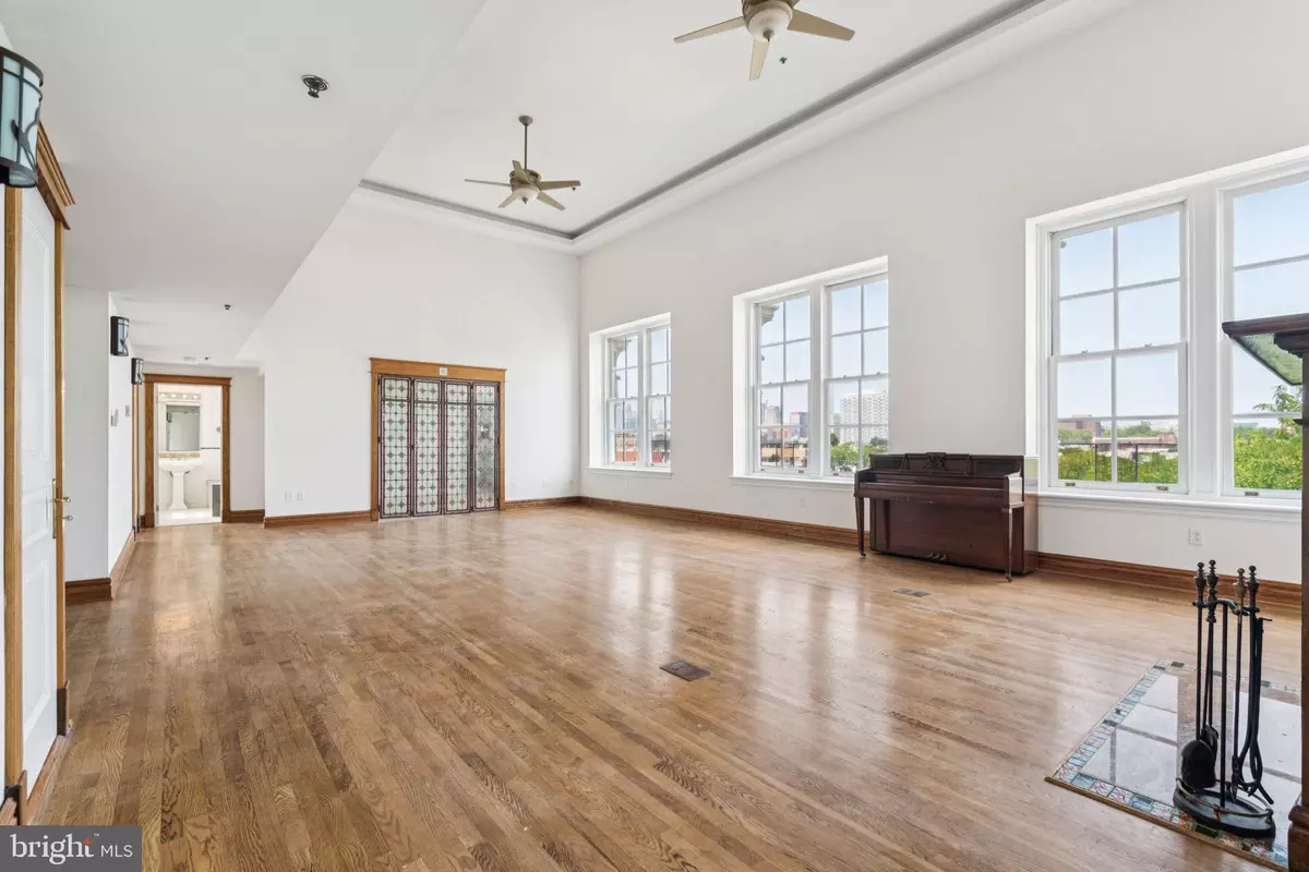 Philadelphia, PA 19147,314-320 CATHARINE ST #401