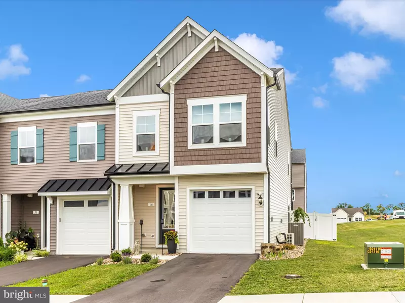 16 SPOOL RD, Inwood, WV 25428