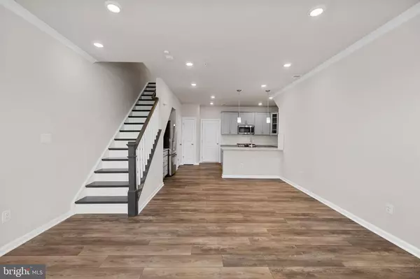 Ashburn, VA 20148,43361 RADFORD DIVIDE TER
