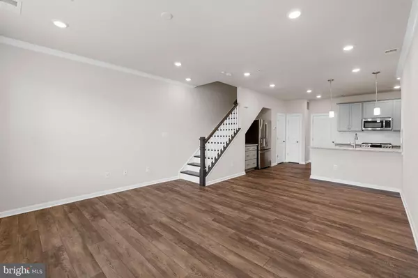 Ashburn, VA 20148,43361 RADFORD DIVIDE TER