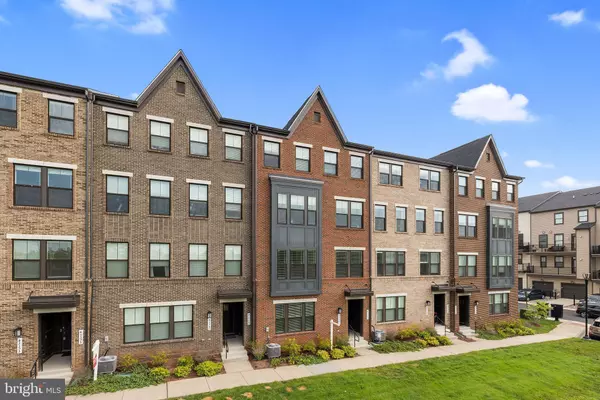 Ashburn, VA 20148,43361 RADFORD DIVIDE TER