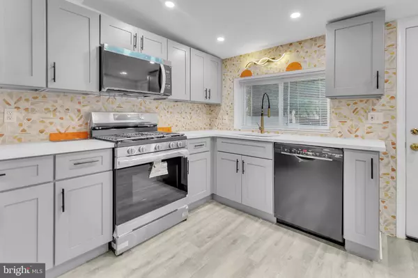 Philadelphia, PA 19142,2008 S 64TH ST