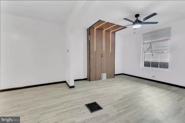 Philadelphia, PA 19142,2008 S 64TH ST