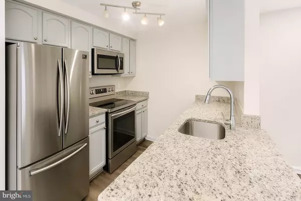Clifton, VA 20124,13513 ORCHARD DR #3513