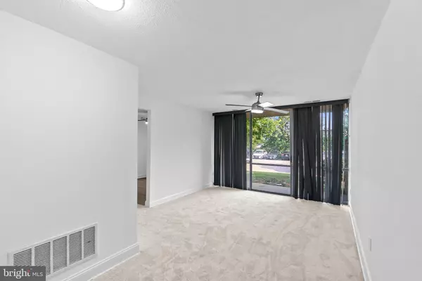 Hyattsville, MD 20783,7975 RIGGS RD #4