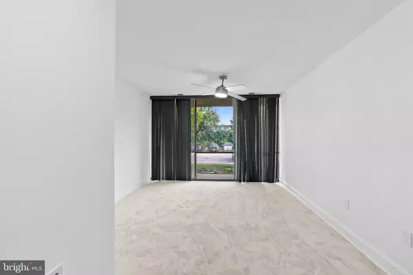 Hyattsville, MD 20783,7975 RIGGS RD #4